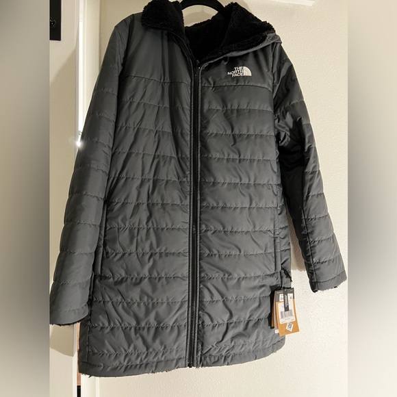 The North Face Reversible Puffer Jacket - Picture 6 of 9